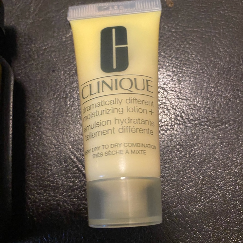 Cosmetic Samples - Picture 10 of 12